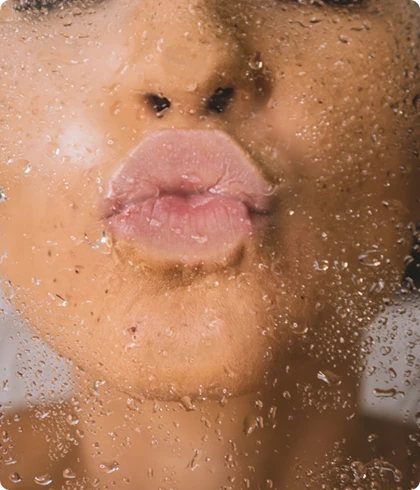 Peau déshydratée corps : tiraillements, causes et soins pour peaux sèches